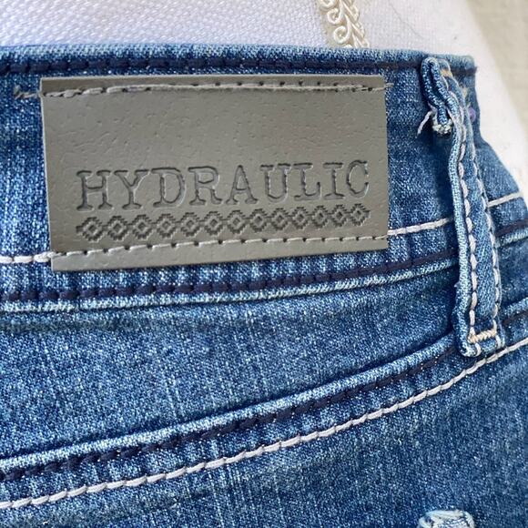 Hydraulic Embroidered 5 Pocket Jean Shorts… - Picture 5 of 6